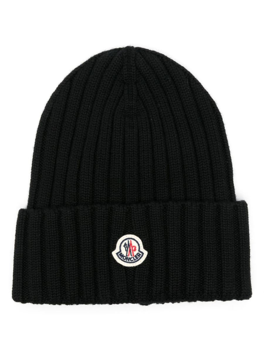 Moncler-hattar
