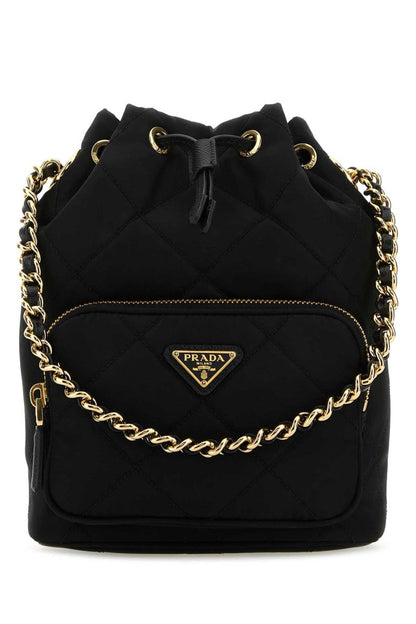 Prada handväskor.
