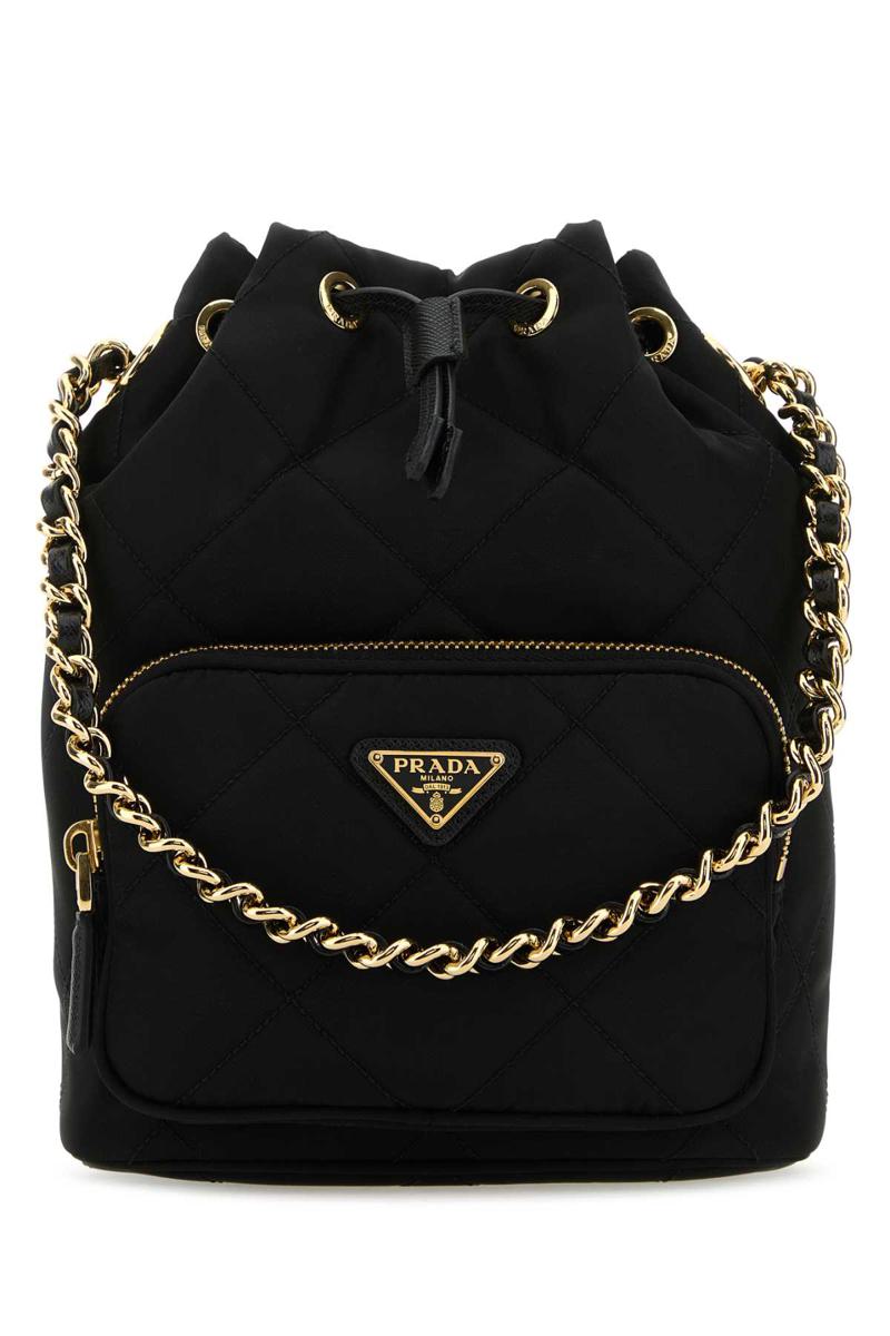 Prada handväskor.