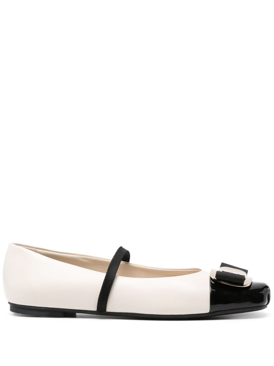 Salvatore Ferragamo platta skor