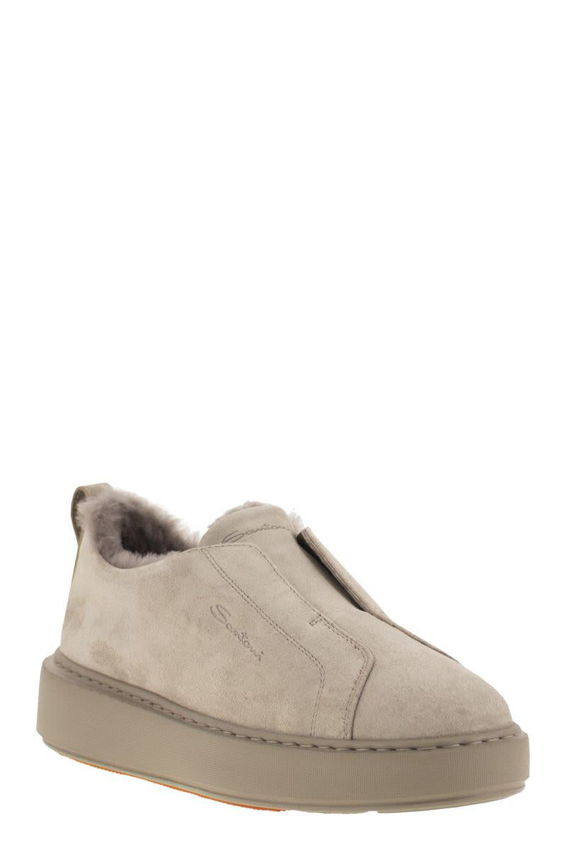 Santoni Slip-On Sneakers i mocka med päls