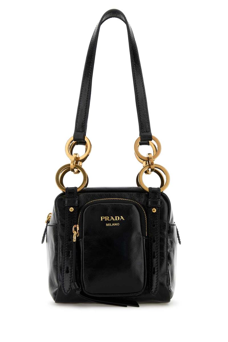 Prada handväskor.