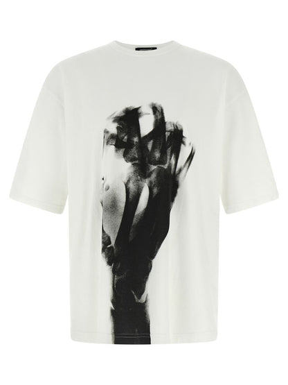 Undercover-tryckt t-shirt