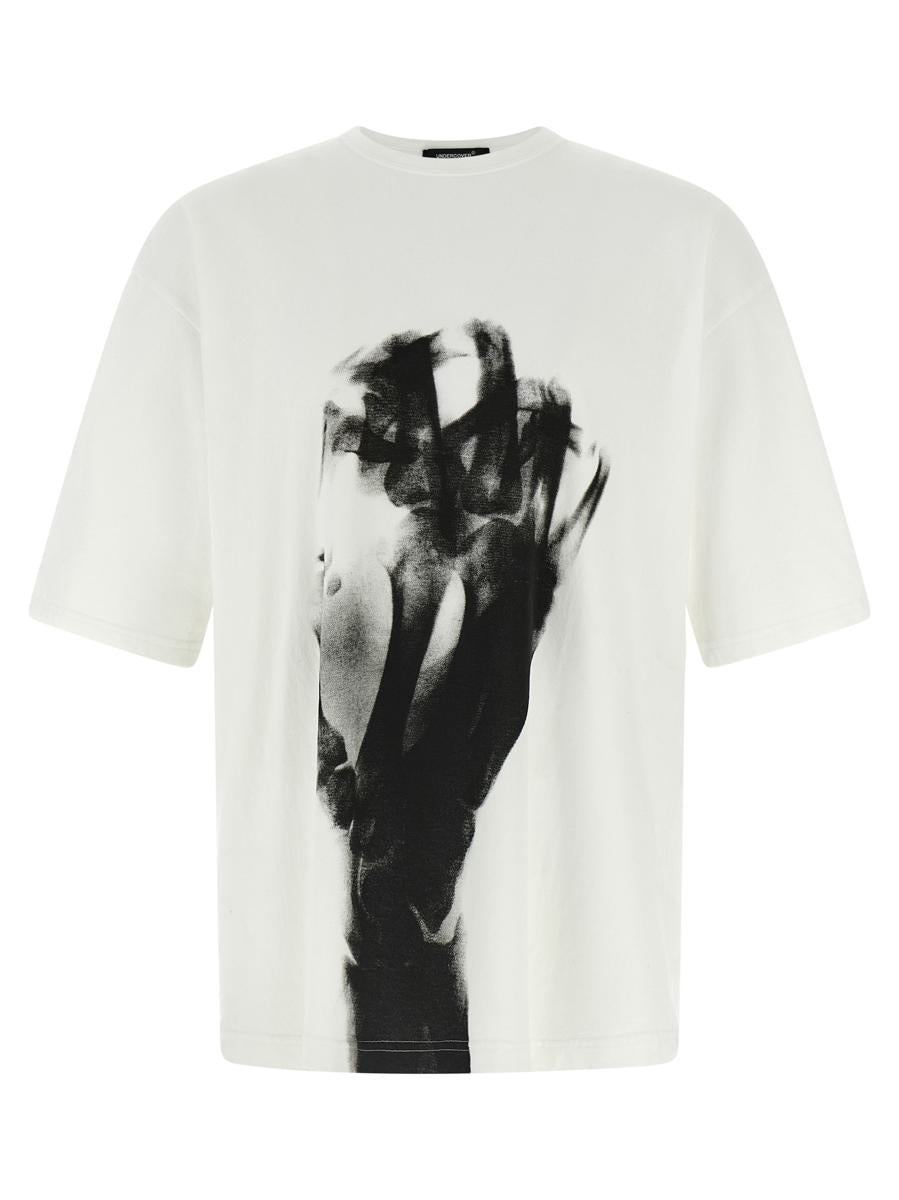 Undercover-tryckt t-shirt