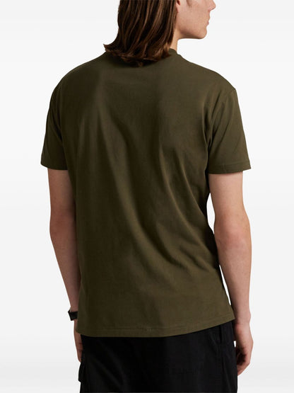 Anpassad t-shirt med smal passform och logotyp