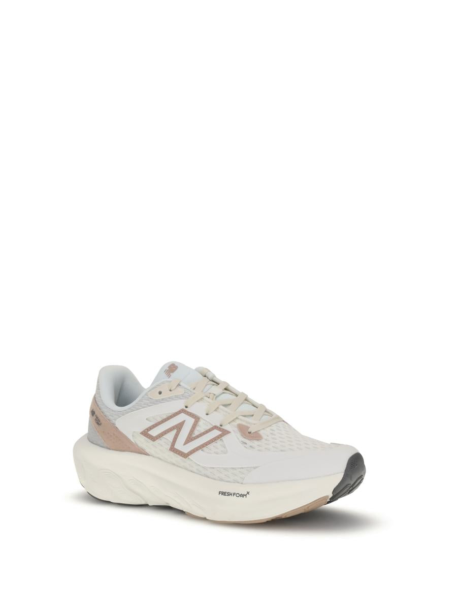 Nya balanssneakers