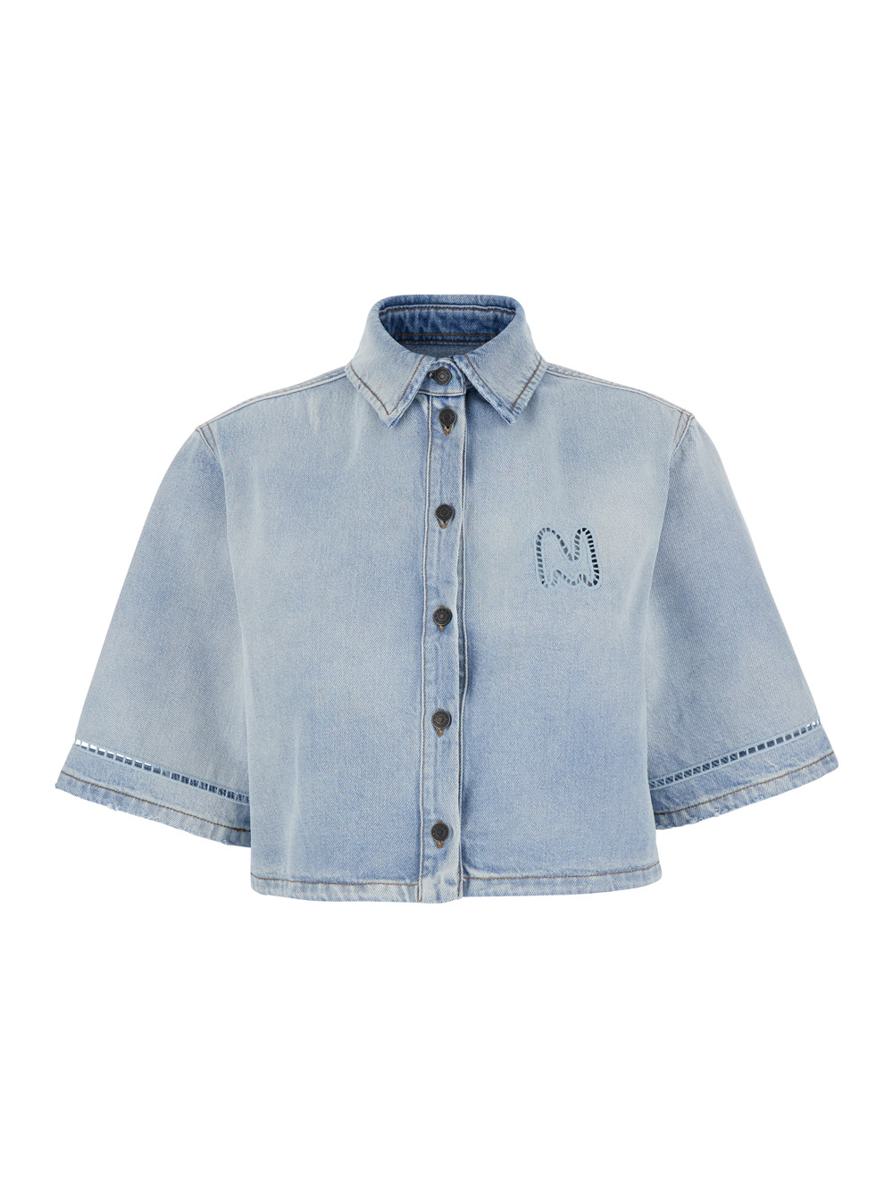 Ljusblå kort skjorta med logotyp framtill och perforerade detaljer i denim för kvinnor