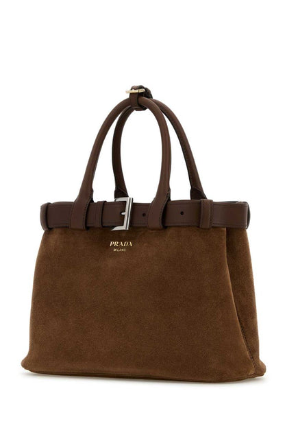Prada handväskor.