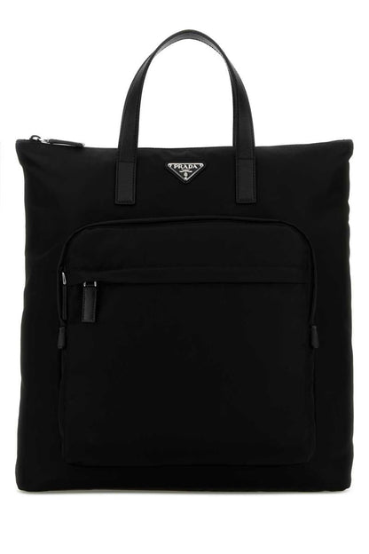 Prada handväskor.