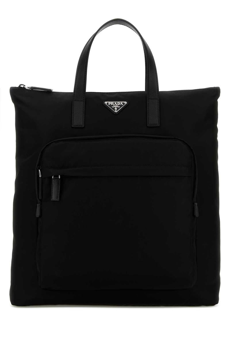 Prada handväskor.