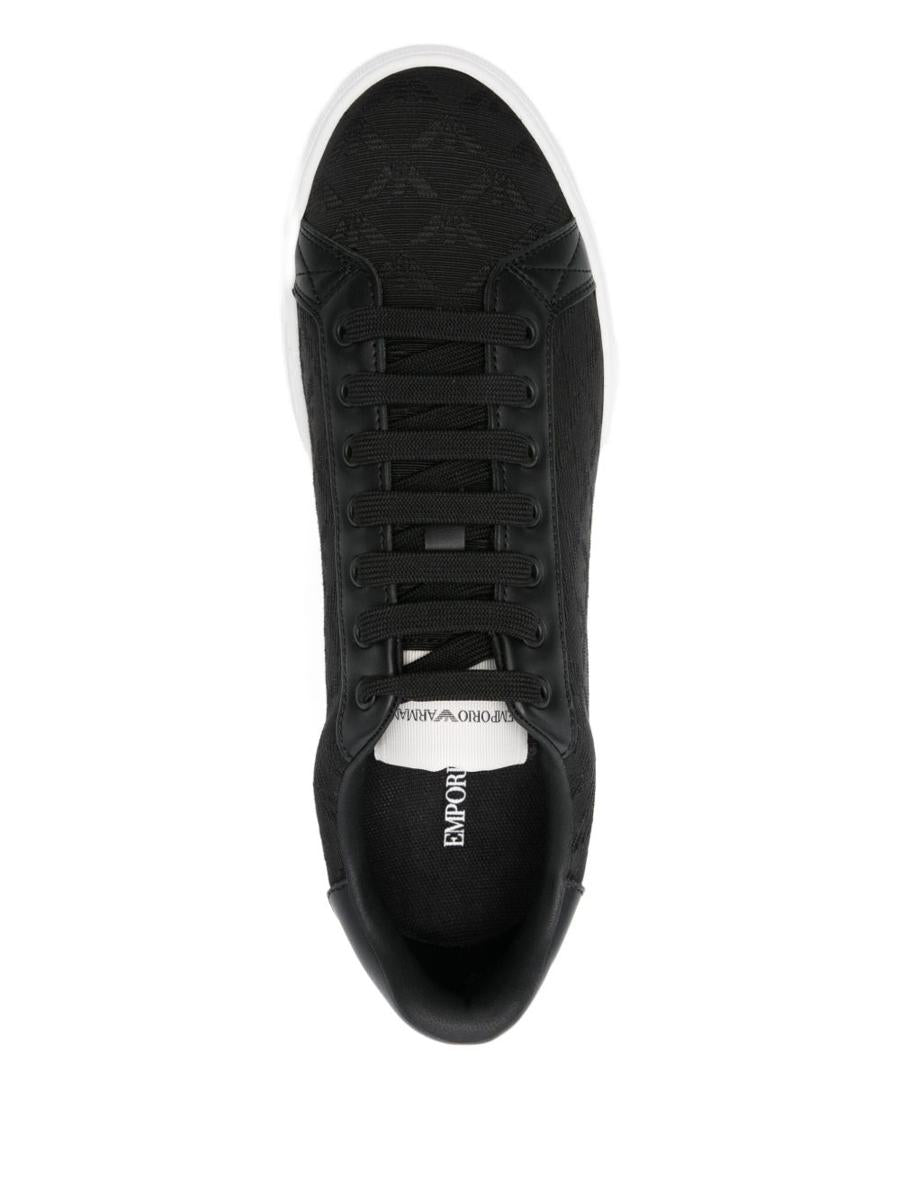 Emporio Armani exklusiva sneakers med logotyp