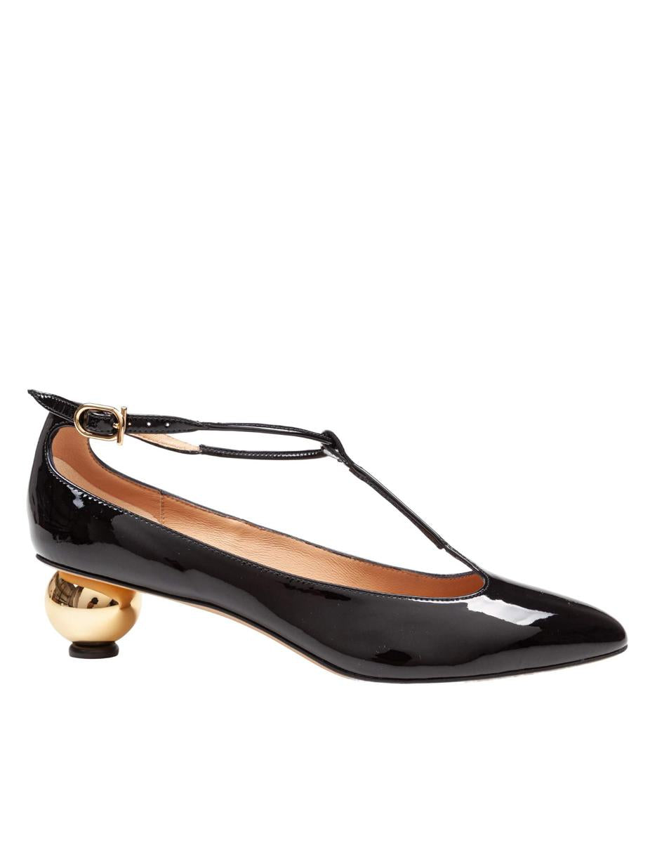 Salvatore Ferragamo pumps i lackläder