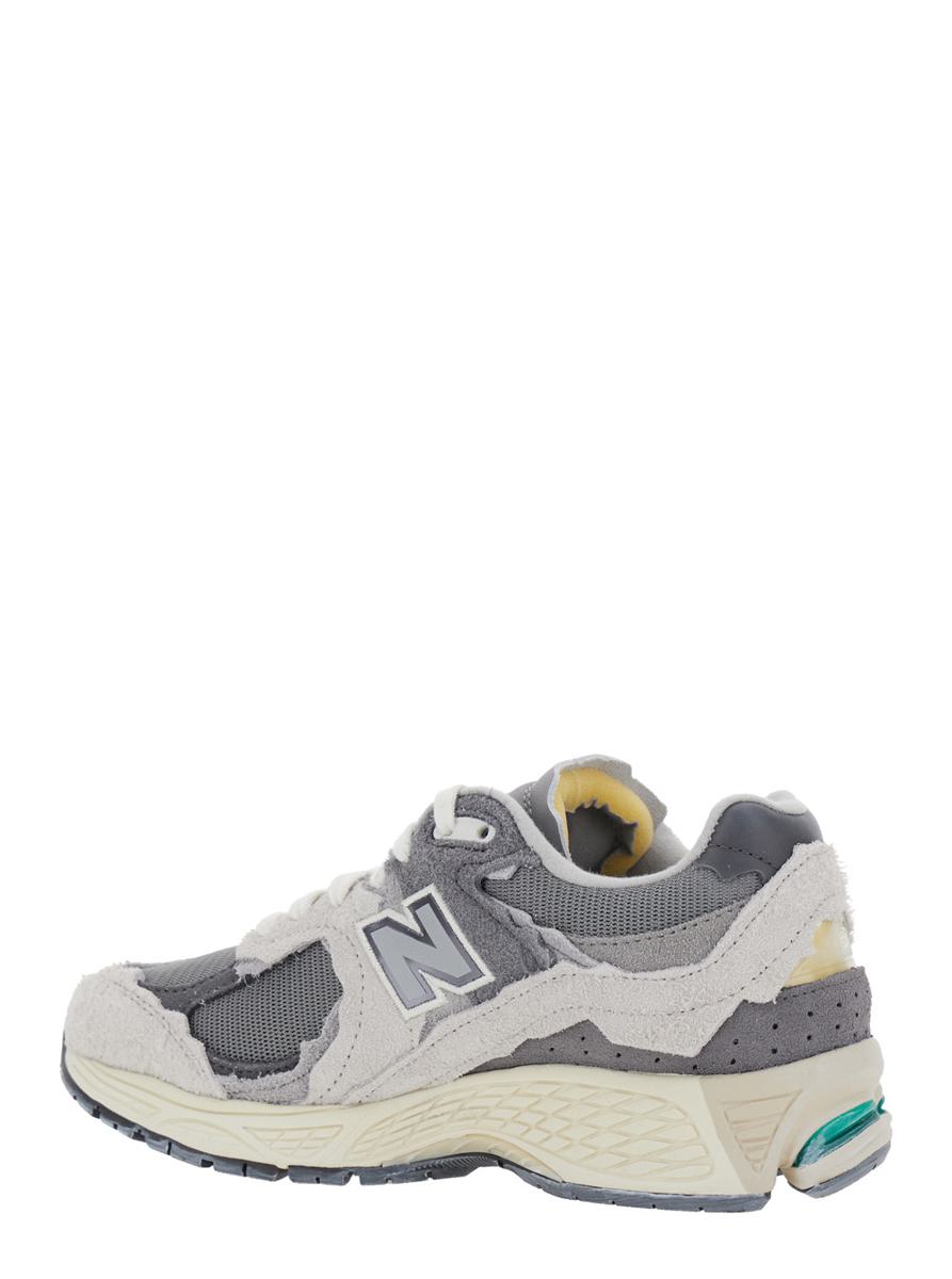 '2002R' Grå Låga Sneakers Med Logotypmärke I Mocka Unisex