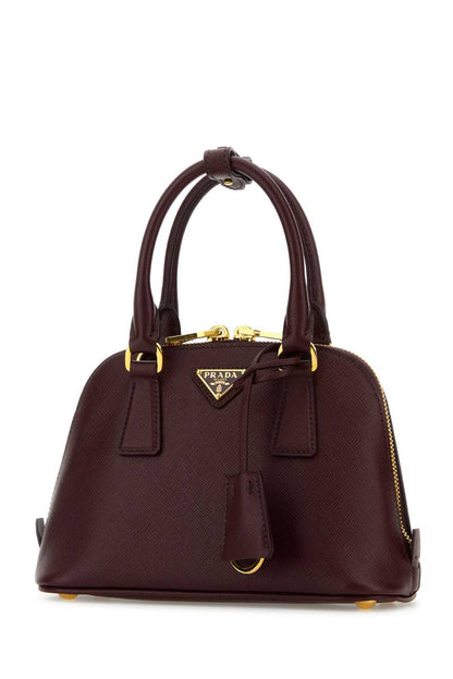 Prada handväskor.