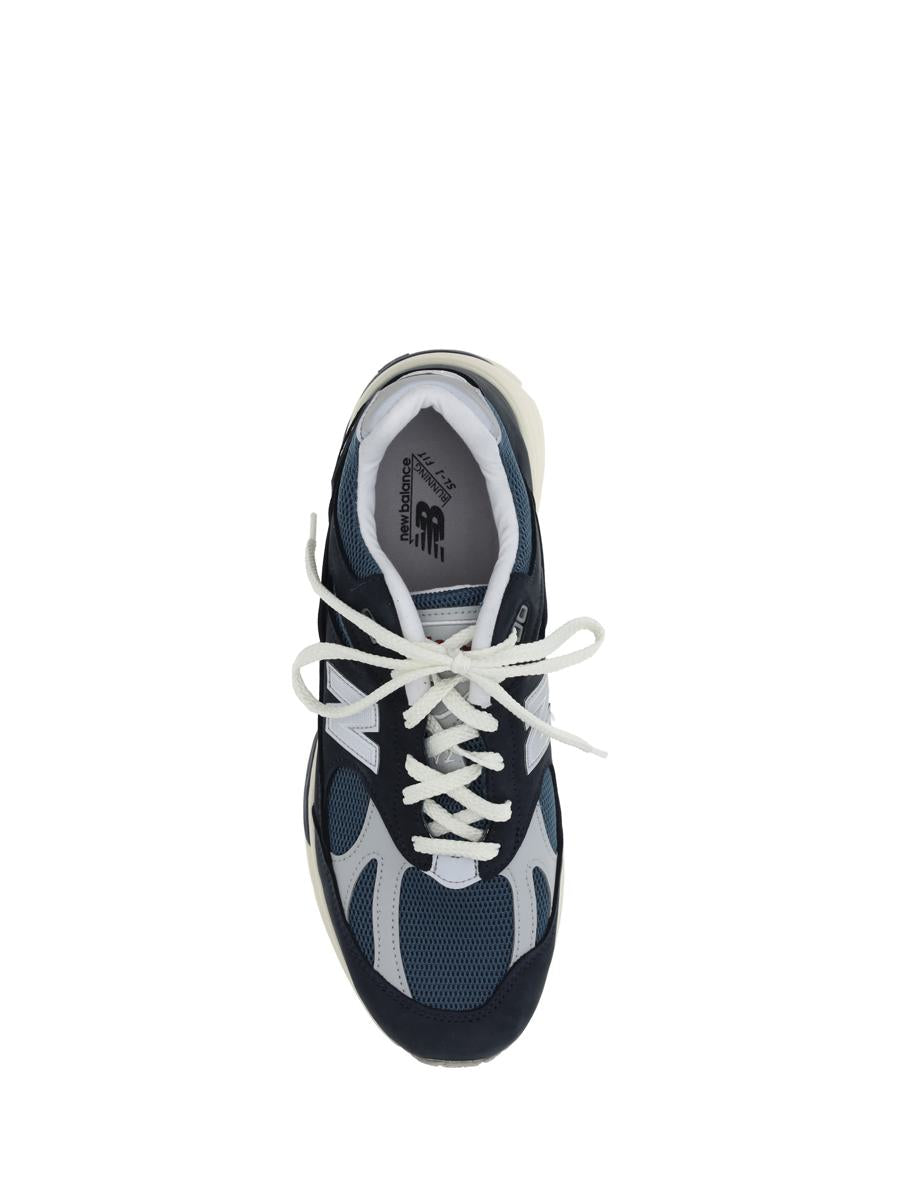 Nya balanssneakers