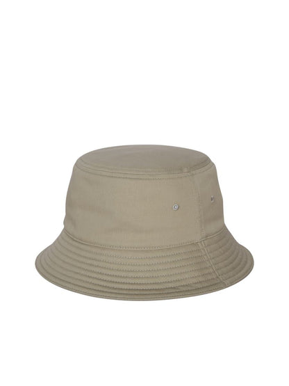 Burberry-hattar
