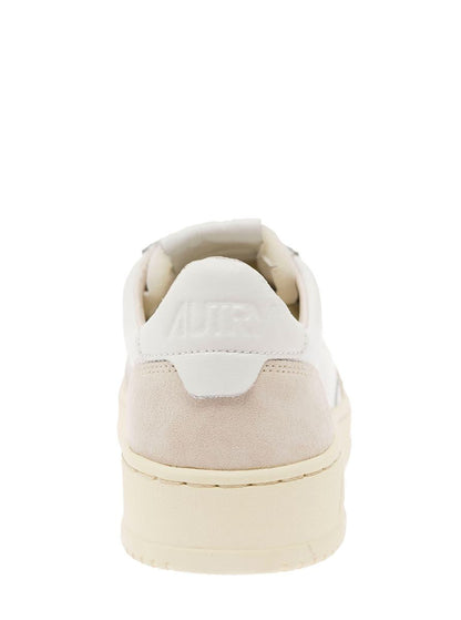 'Medalist' Vita Låga Sneakers Med Beige Mockadetaljer I Läder Herr