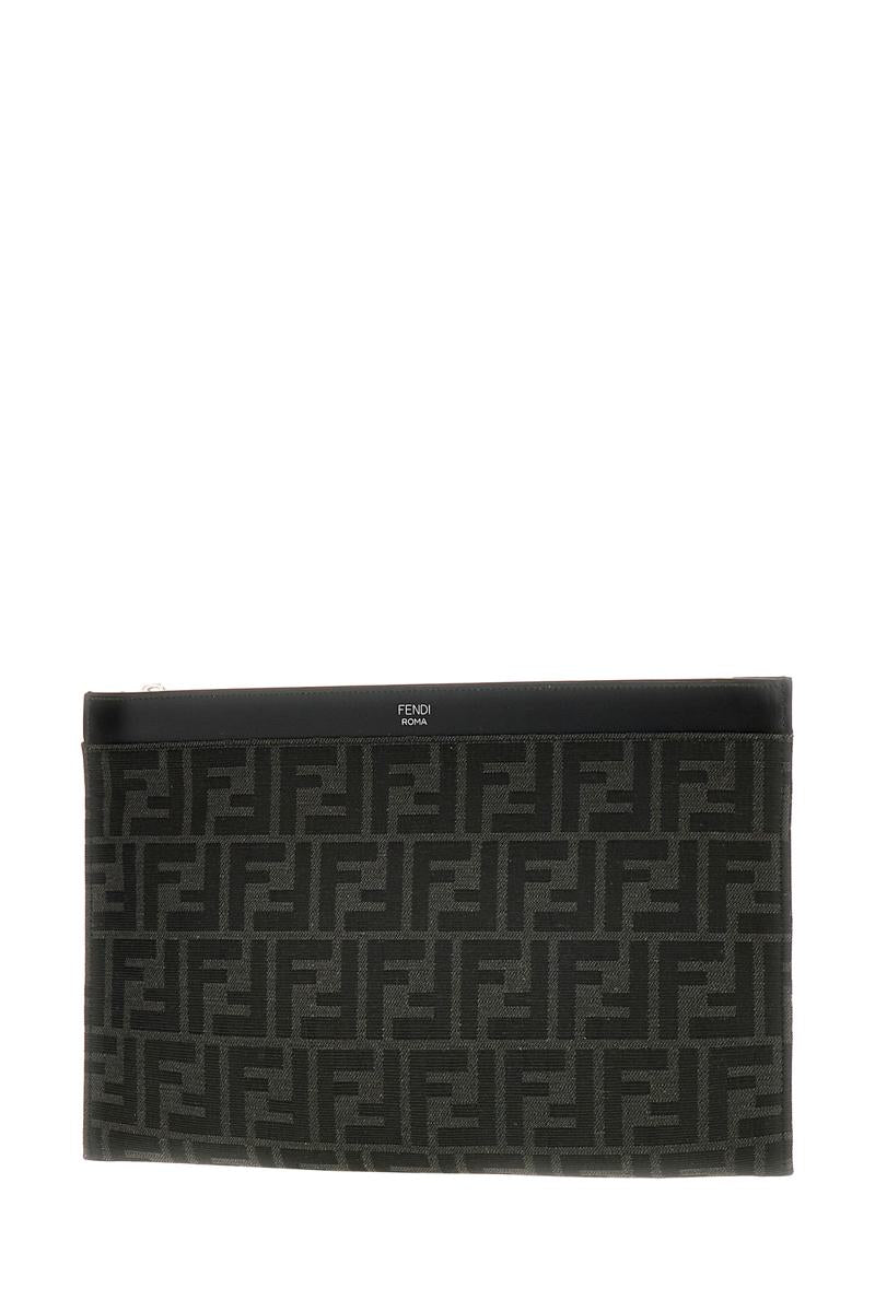 Fendi handväskor.