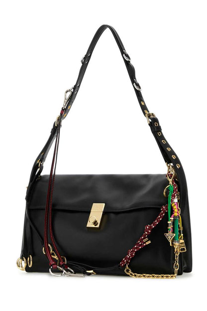 Prada handväskor.
