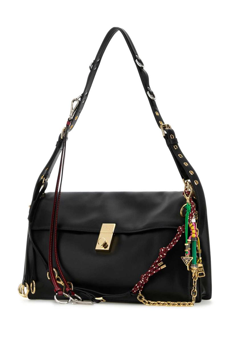 Prada handväskor.