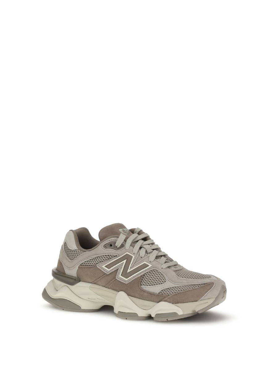 Nya balanssneakers
