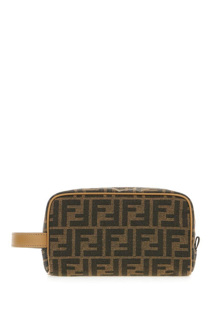 Fendi skönhetsfodral.