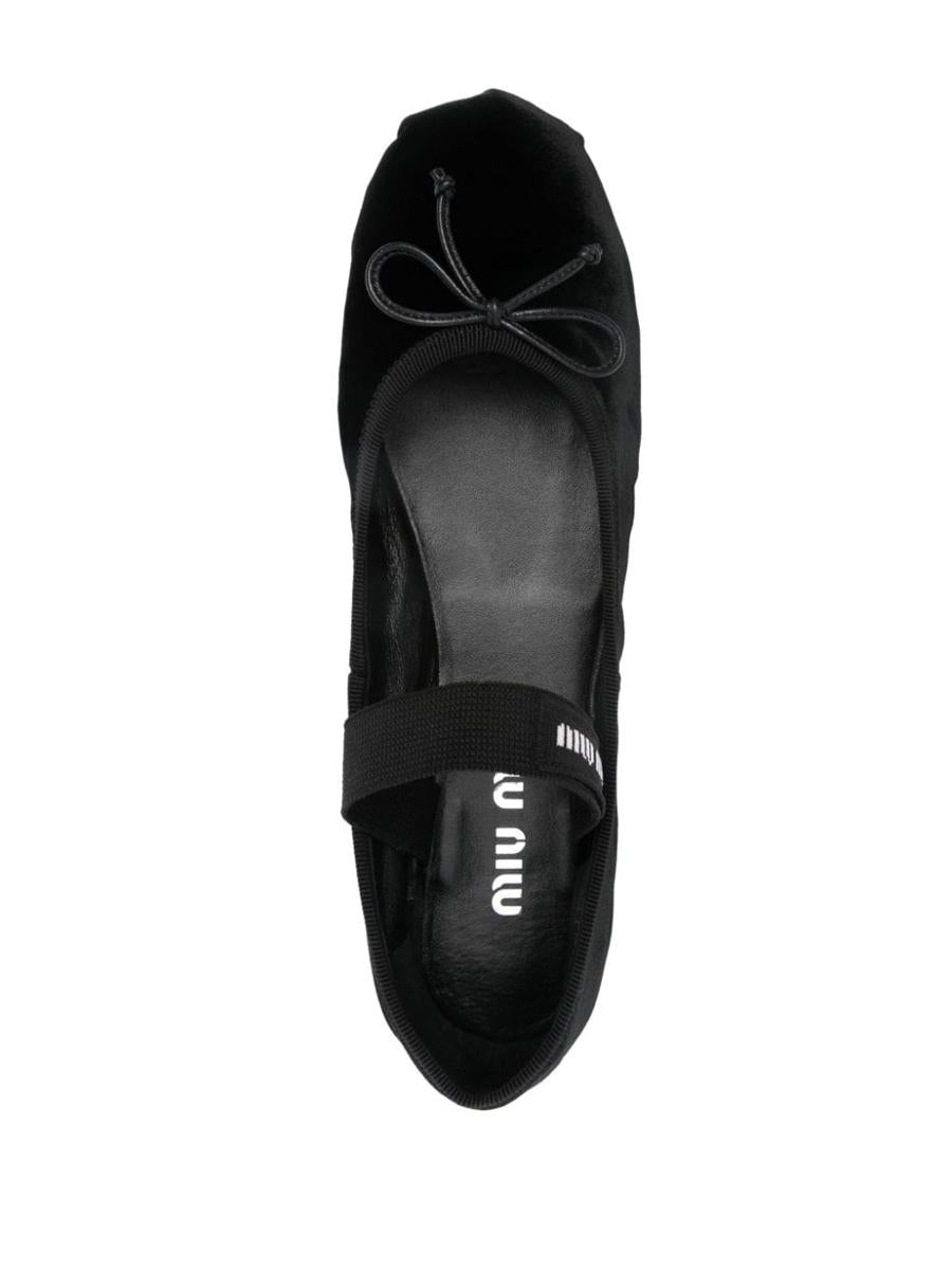 Miu Miu sammetsballerinaskor