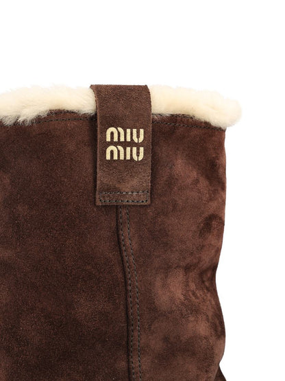 Miu Miu-stövlar