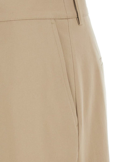 Beige vida bermudashorts med bälteshällor och bakfickor i bomull för kvinnor