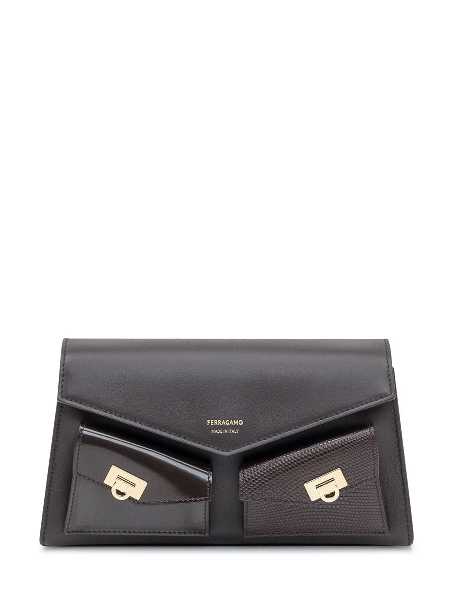 Salvatore Ferragamo Ferragamo kuvertväska i svart läder