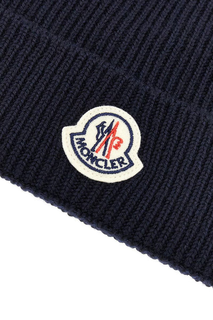 Moncler-hattar