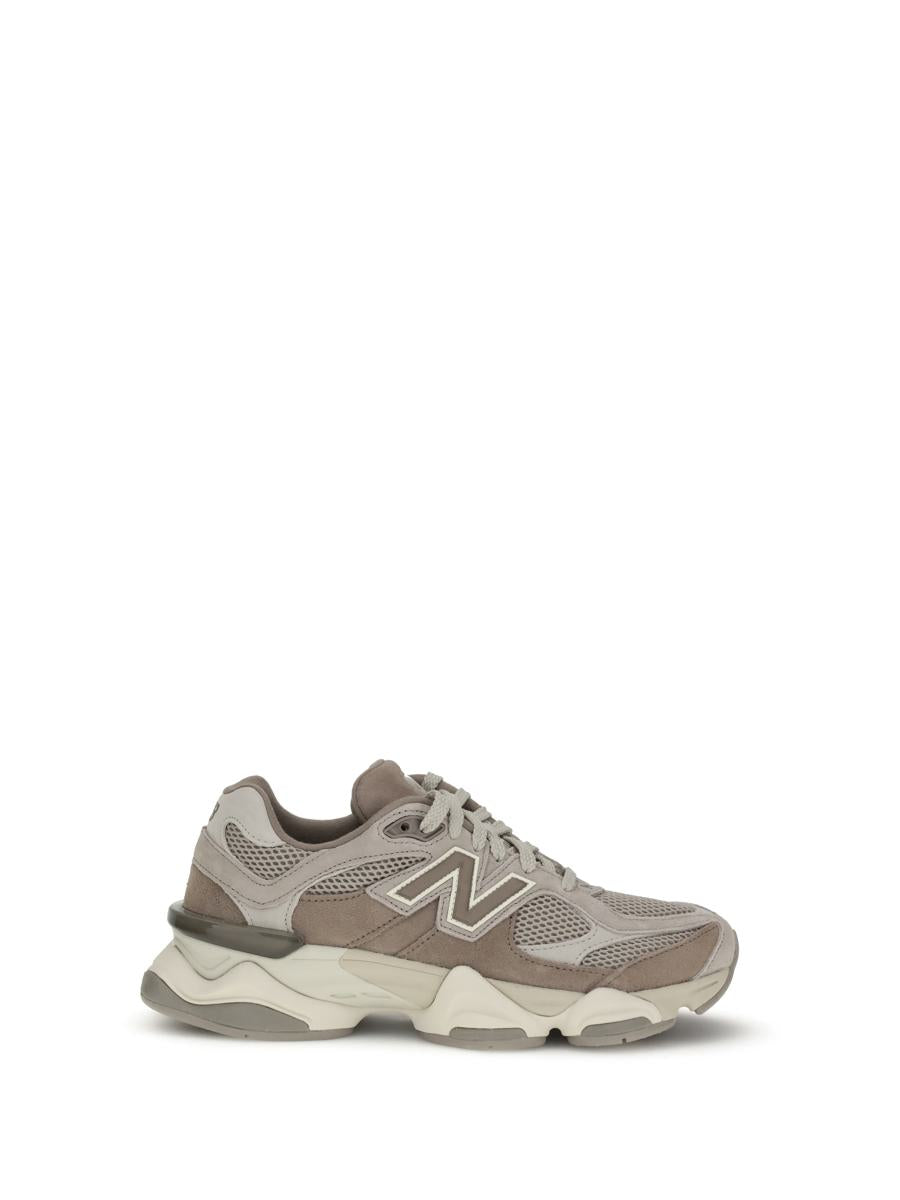 Nya balanssneakers