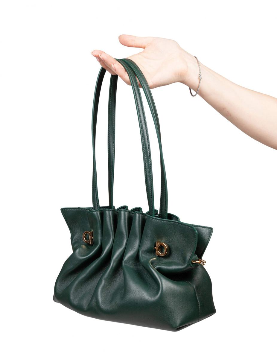 Salvatore Ferragamo mjuk nappa axelväska