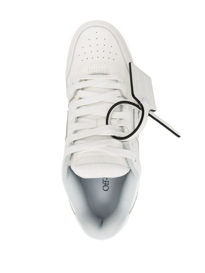 Off-white platta skor