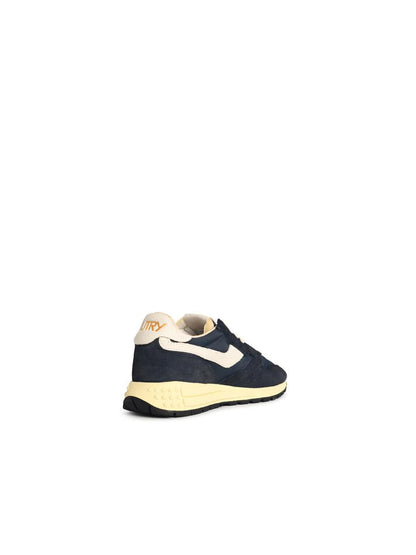 Autry 'Reelwind Low' mörkblå sneakers i nylon och mocka
