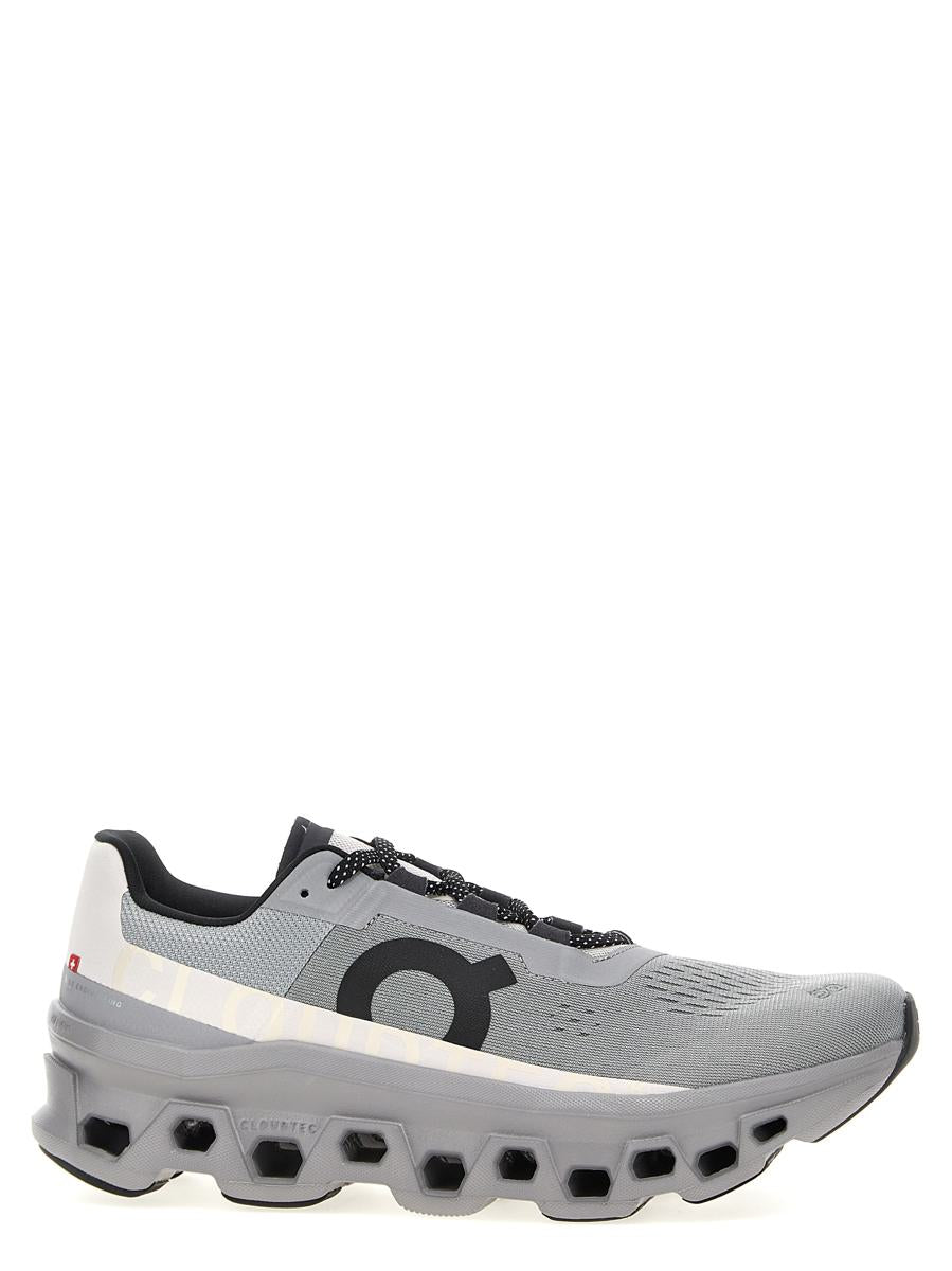 Om att springa med 'Cloudmonster'-sneakers