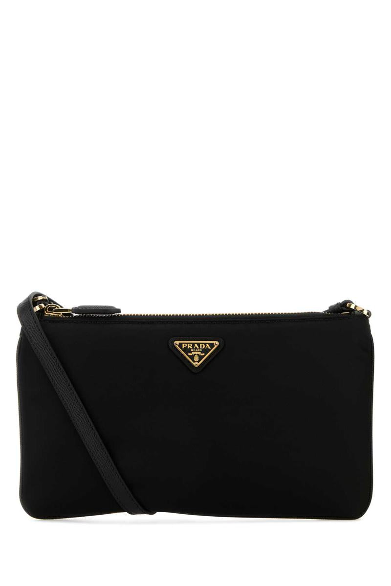 Prada handväskor.