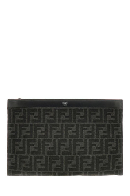 Fendi handväskor.