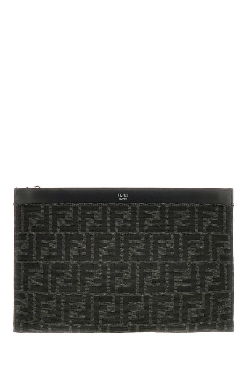 Fendi handväskor.
