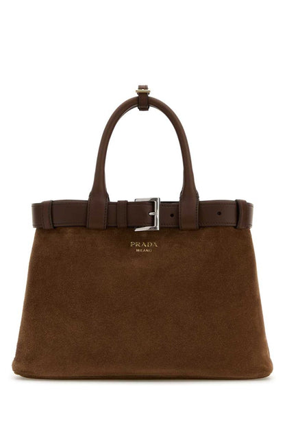 Prada handväskor.