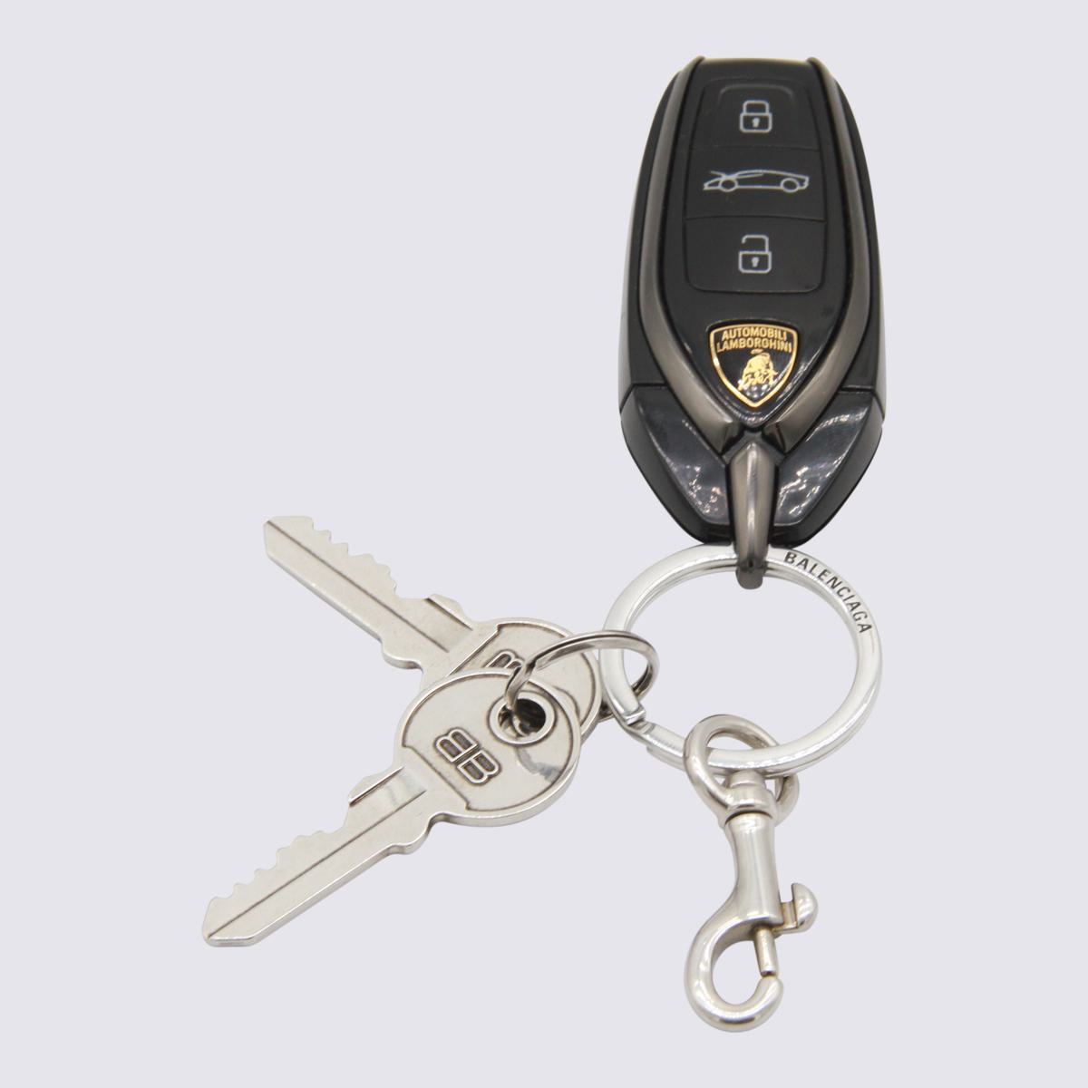 Balenciaga Lamborghini nyckelring i silvermetall