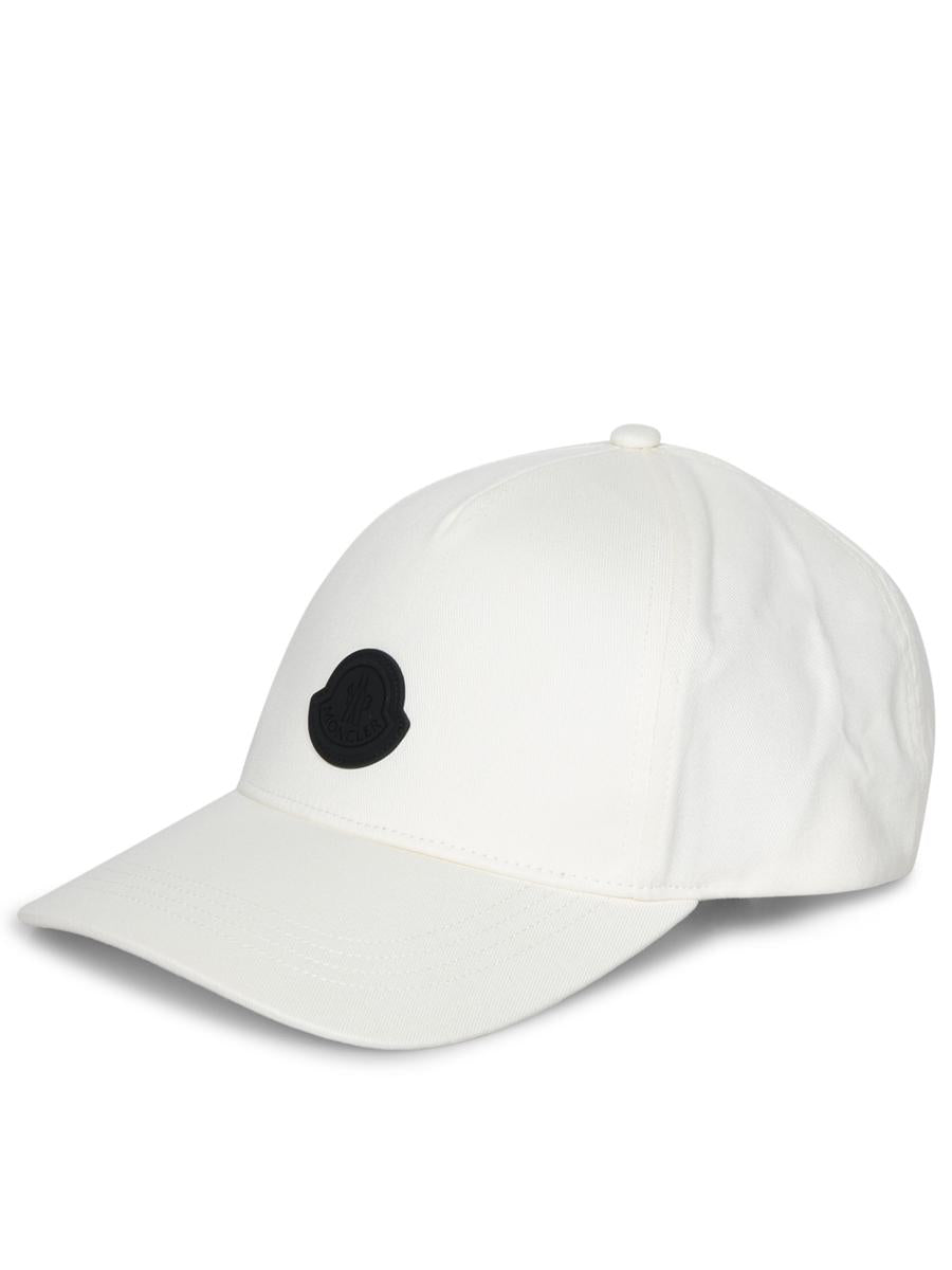 Moncler-hattar