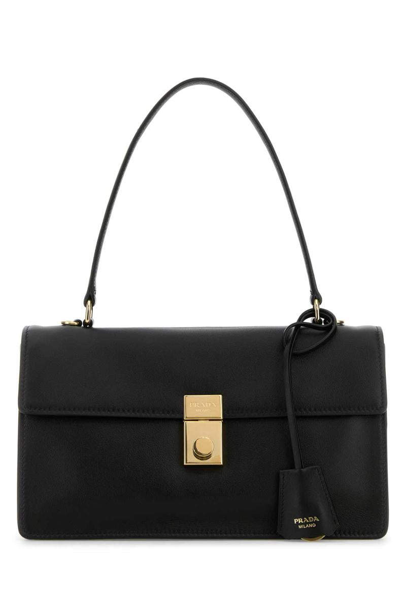Prada handväskor.